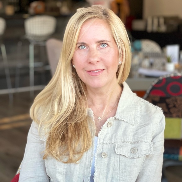 Meet your Posher, Madeline - Picture 1 of 1